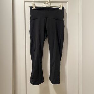 Lululemon athletica Women’s Black Capri Leggings with Mesh Sides